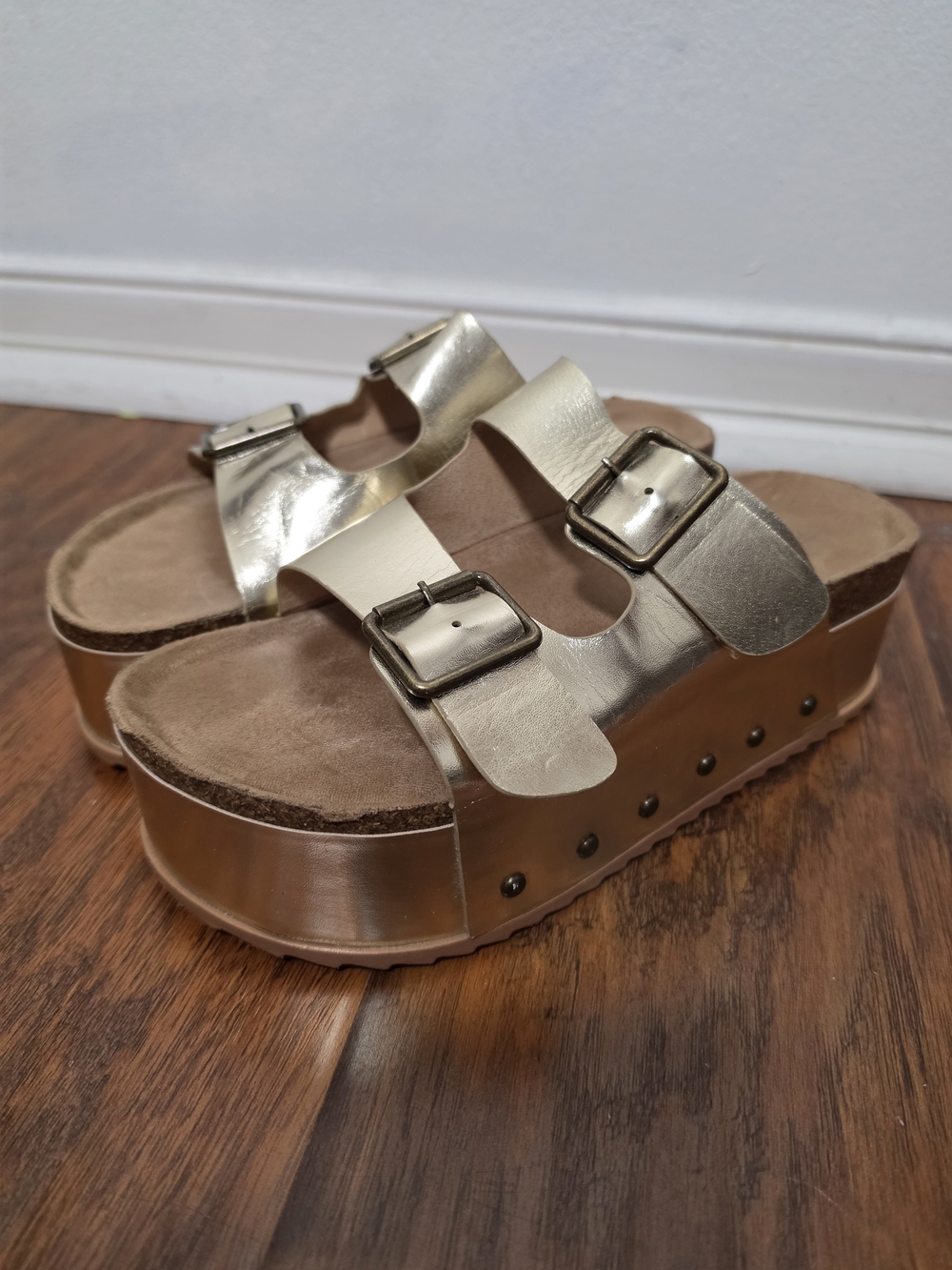 Boutique Bamboo Platform Sandals Metallic Gold Size 8 Blowout